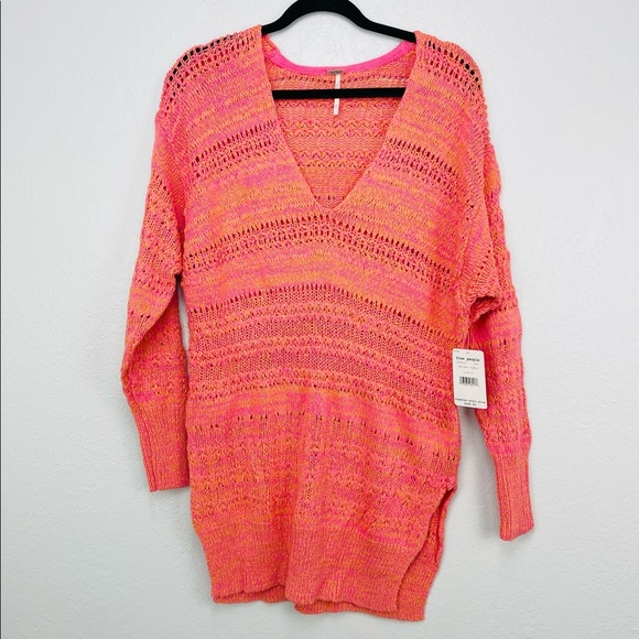 NWT Free People Pink Hot Tropics V Neck knit Oversized Tunic Sweater size Small - Picture 2 of 8